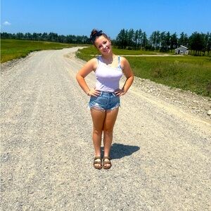 Meet your Posher, Alexis